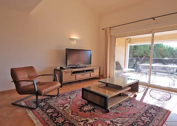 Appartement - 3 Bedroom Apartment, Air Conditioned, Outdoor Terrace, Swimming Pool Sainte-Maxime
