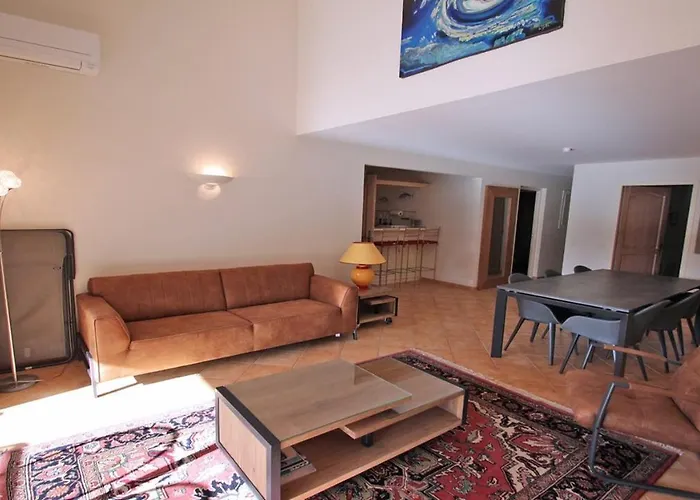 - 3 Bedroom Apartment, Air Conditioned, Outdoor Terrace, Swimming Pool Appartement