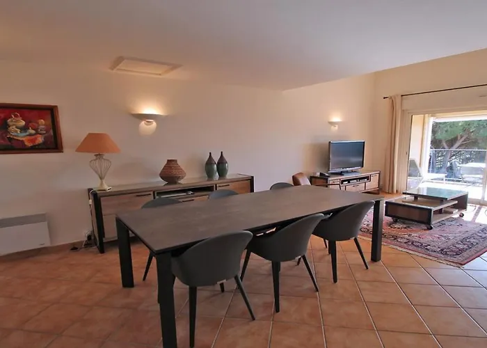 - 3 Bedroom Apartment, Air Conditioned, Outdoor Terrace, Swimming Pool Appartement