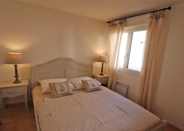 - 3 Bedroom Apartment, Air Conditioned, Outdoor Terrace, Swimming Pool Appartement *