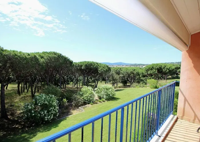 - 3 Bedroom Apartment, Air Conditioned, Outdoor Terrace, Swimming Pool Appartement Sainte-Maxime